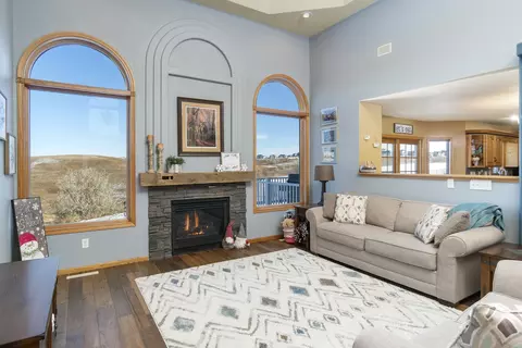 1848 Valley Dr, Bismarck, ND 58503 photo 4