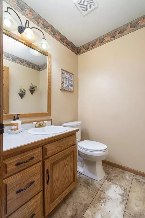 1848 Valley Dr, Bismarck, ND 58503 photo 31