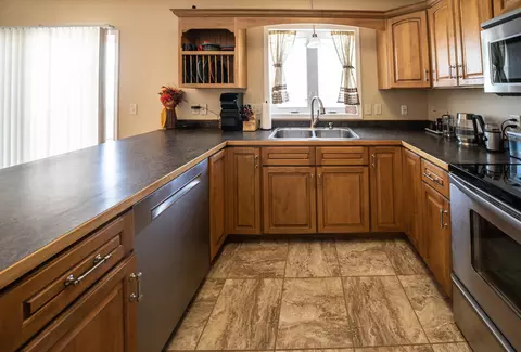2901 Plainview Dr SE, Mandan, ND 58554 photo 6