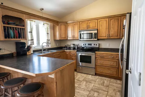 2901 Plainview Dr SE, Mandan, ND 58554 photo 5