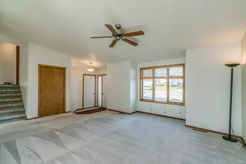 201 Calgary Ave E, Bismarck, ND 58503 photo 10