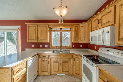 201 Calgary Ave E, Bismarck, ND 58503 photo 5