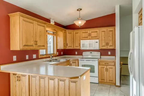 201 Calgary Ave E, Bismarck, ND 58503 photo 3
