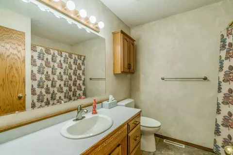 201 Calgary Ave E, Bismarck, ND 58503 photo 12