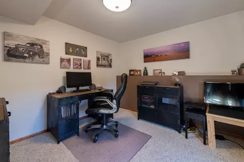 910 Mahone Ave, Bismarck, ND 58503 photo 17