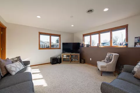 910 Mahone Ave, Bismarck, ND 58503 photo 12