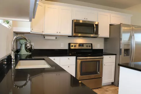 516 Fields Ct SE, Mandan, ND 58554 photo 8