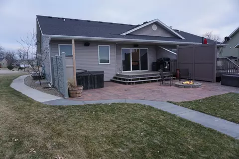 3623 Bay Pl SE, Mandan, ND 58554 photo 3