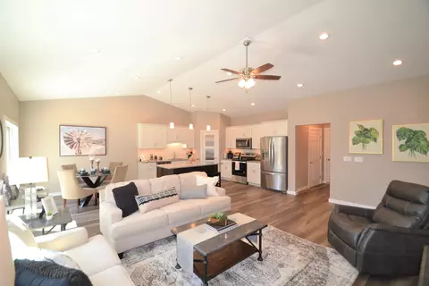 209 Buckskin Loop, Bismarck, ND 58503 photo 14