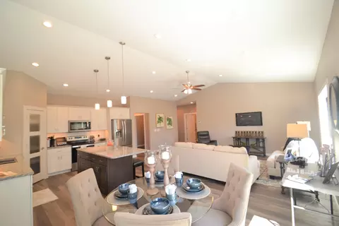 209 Buckskin Loop, Bismarck, ND 58503 photo 21
