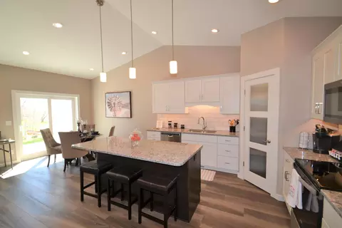 209 Buckskin Loop, Bismarck, ND 58503 photo 15