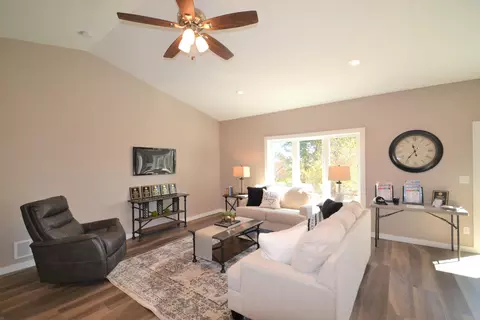 209 Buckskin Loop, Bismarck, ND 58503 photo 13