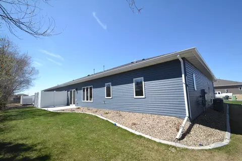 209 Buckskin Loop, Bismarck, ND 58503 photo 26