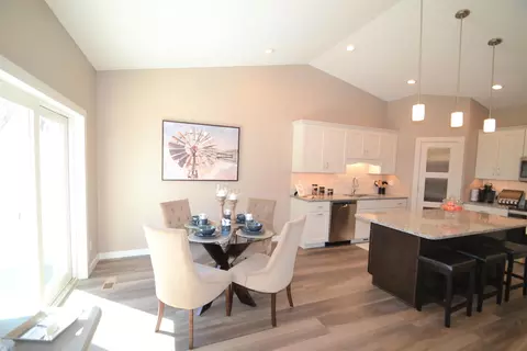 209 Buckskin Loop, Bismarck, ND 58503 photo 22