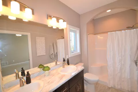 209 Buckskin Loop, Bismarck, ND 58503 photo 9
