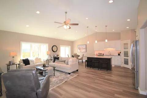 209 Buckskin Loop, Bismarck, ND 58503 photo 12