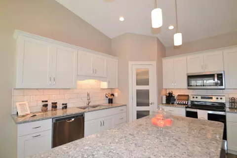 209 Buckskin Loop, Bismarck, ND 58503 photo 18