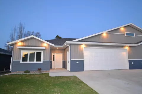 209 Buckskin Loop, Bismarck, ND 58503 photo 1