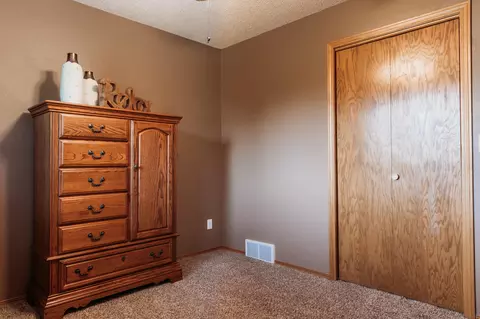 2100 10th Ave SE, Mandan, ND 58554 photo 15