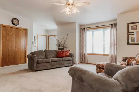 2100 10th Ave SE, Mandan, ND 58554 photo 5