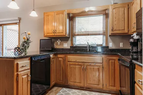 2100 10th Ave SE, Mandan, ND 58554 photo 7