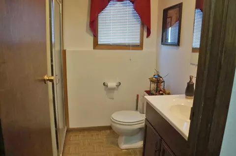806 5th Ave NE, Mandan, ND 58554 photo 10
