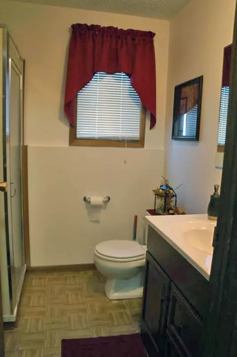 806 5th Ave NE, Mandan, ND 58554 photo 9