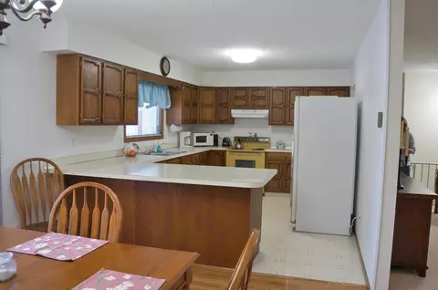 806 5th Ave NE, Mandan, ND 58554 photo 6