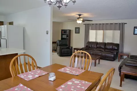 806 5th Ave NE, Mandan, ND 58554 photo 5