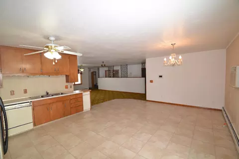 423 Denver Ave, Bismarck, ND 58504 photo 4