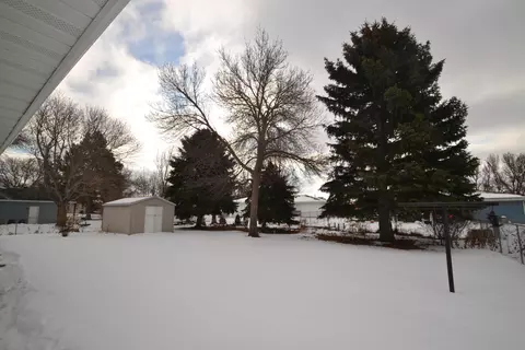 423 Denver Ave, Bismarck, ND 58504 photo 8