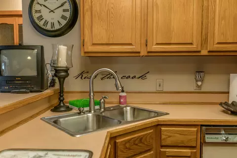 434 E Brandon Dr, Bismarck, ND 58503 photo 19