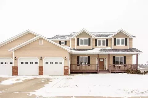 4807 Boulder Ridge Rd, Bismarck, ND 58503 photo 1