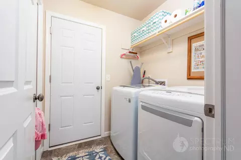 4607 47th Ave NW, Mandan, ND 58554 photo 9