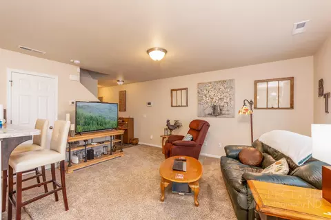 4607 47th Ave NW, Mandan, ND 58554 photo 5