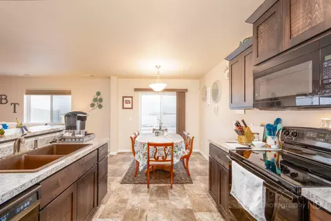 4607 47th Ave NW, Mandan, ND 58554 photo 6