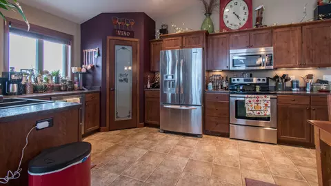 2382 Harmon Ln N, Mandan, ND 58554 photo 4