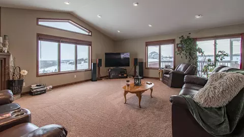 2382 Harmon Ln N, Mandan, ND 58554 photo 10
