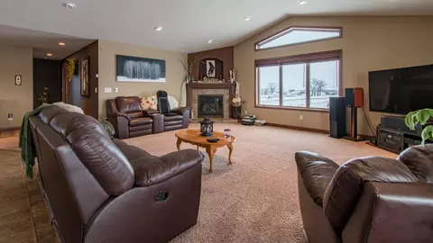 2382 Harmon Ln N, Mandan, ND 58554 photo 14