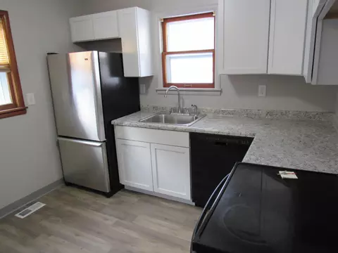 502 7th Ave NW, Mandan, ND 58554 photo 4