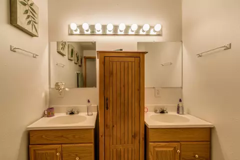 2248 La Corte Loop, Bismarck, ND 58503 photo 29