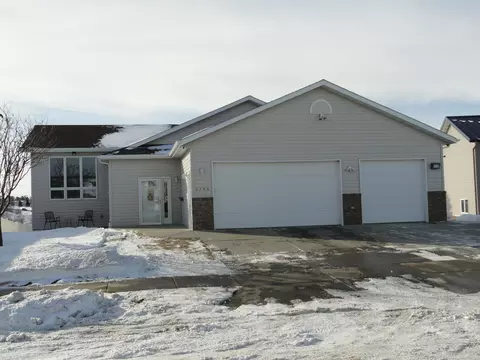 2248 La Corte Loop, Bismarck, ND 58503 photo 1