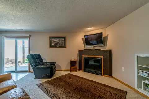 2248 La Corte Loop, Bismarck, ND 58503 photo 27