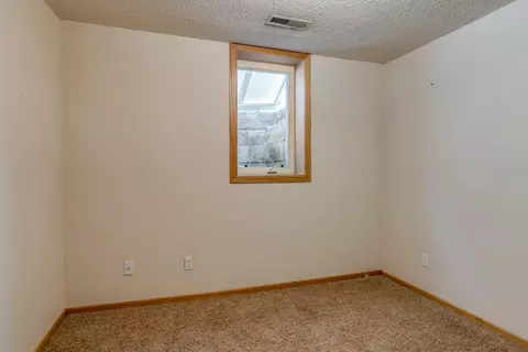 1600 12th Ave SE, Mandan, ND 58554 photo 22
