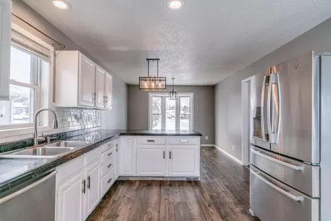1600 12th Ave SE, Mandan, ND 58554 photo 4