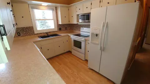 826 E Wachter Ave, Bismarck, ND 58504 photo 16
