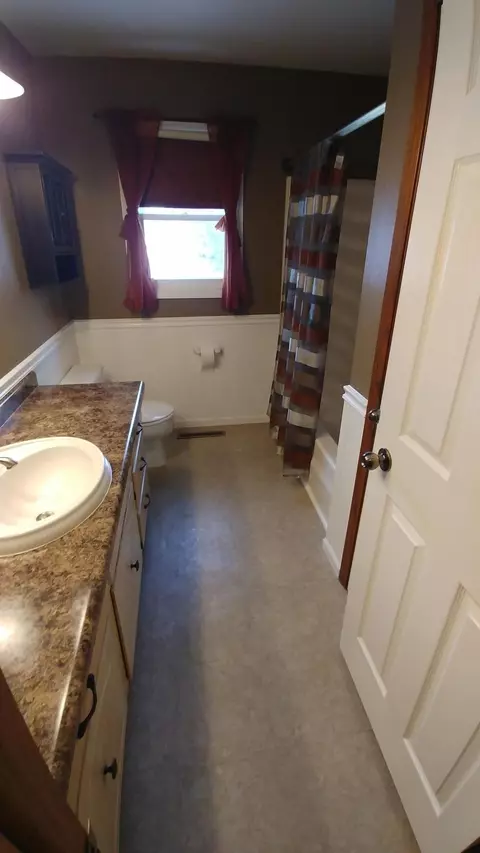 826 E Wachter Ave, Bismarck, ND 58504 photo 17