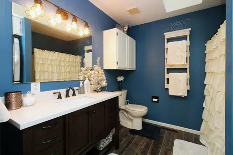 402 Brandon Dr, Bismarck, ND 58503 photo 9
