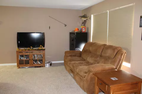 203 Brandenburg Loop, Bismarck, ND 58504 photo 5