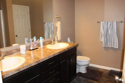 203 Brandenburg Loop, Bismarck, ND 58504 photo 11